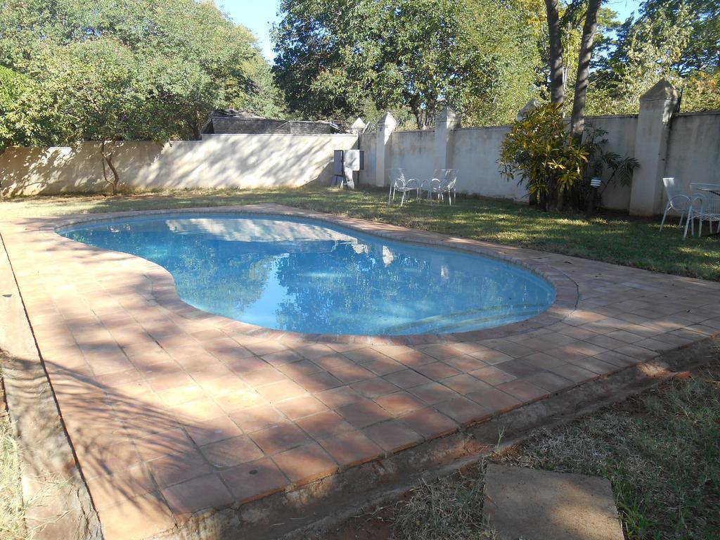 Victoria Falls Budget Hotel Exterior foto