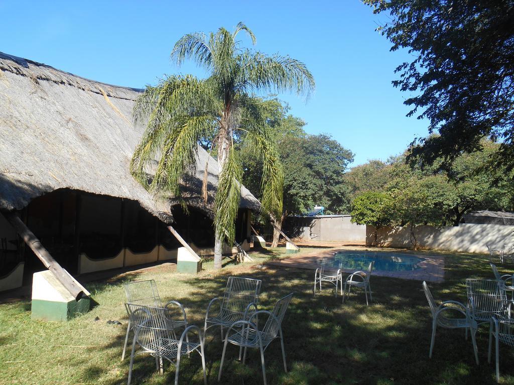 Victoria Falls Budget Hotel Exterior foto