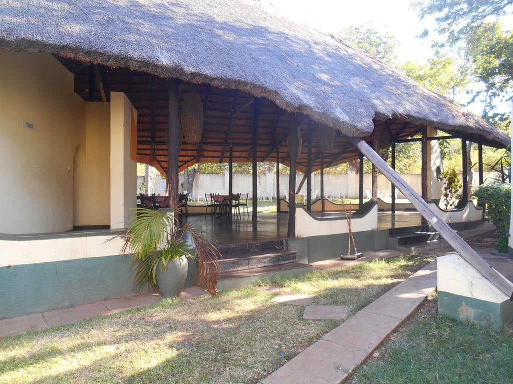 Victoria Falls Budget Hotel Exterior foto
