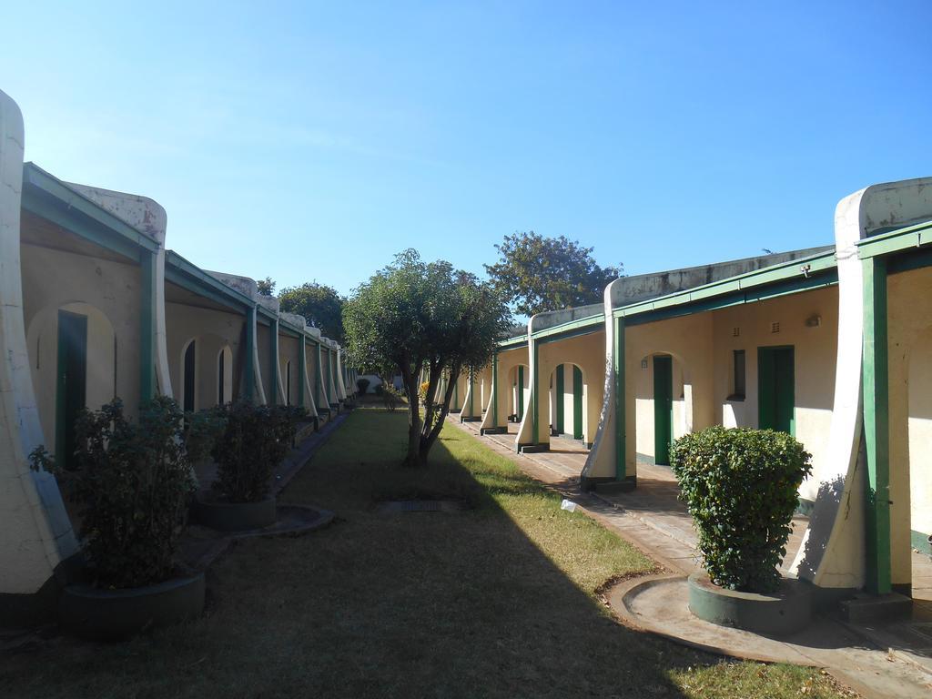 Victoria Falls Budget Hotel Exterior foto